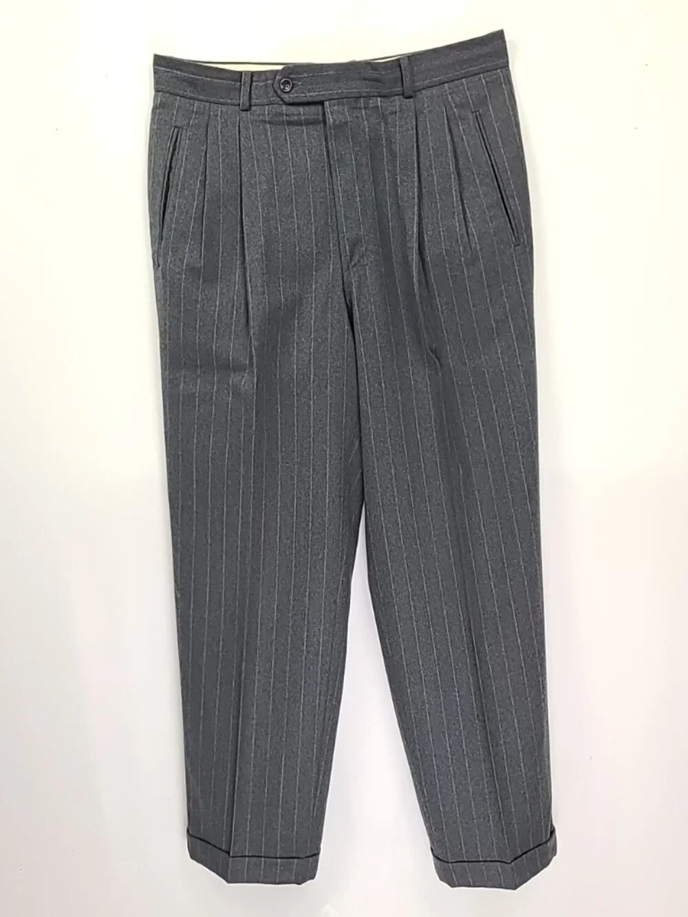 Hugo Boss Stripped 2-Piece Suit 42R, Pants W33xL30.75